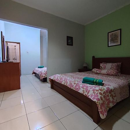 Maribaya Family Guest House Syariah Lembang Kültér fotó